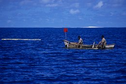 Archipel-des-Comores;-Banc-de-sable;-Barque;-Bateau;-Filet;-France;-Kaleidos;-Kaleidos-images;-La-parole-à-limage;-Laurent-Abad;-Mayotte;-Mer;-Océan-Indien;-Pêche;-Pêcheurs;-Stories-Pictures
